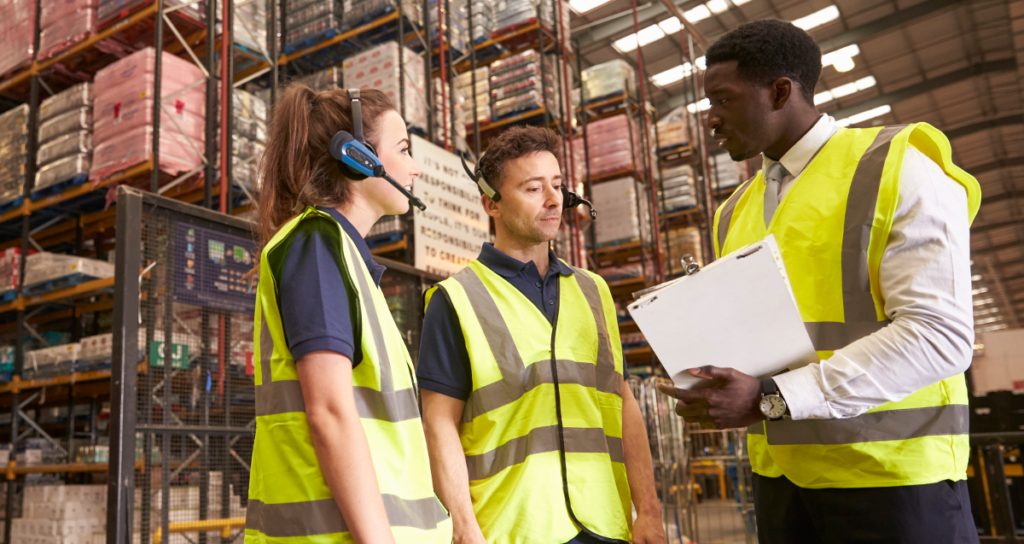 Cariste ou préparateur de commande - Istock