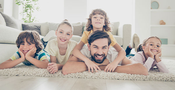 Devenir assistant·e maternel·le (Istock)